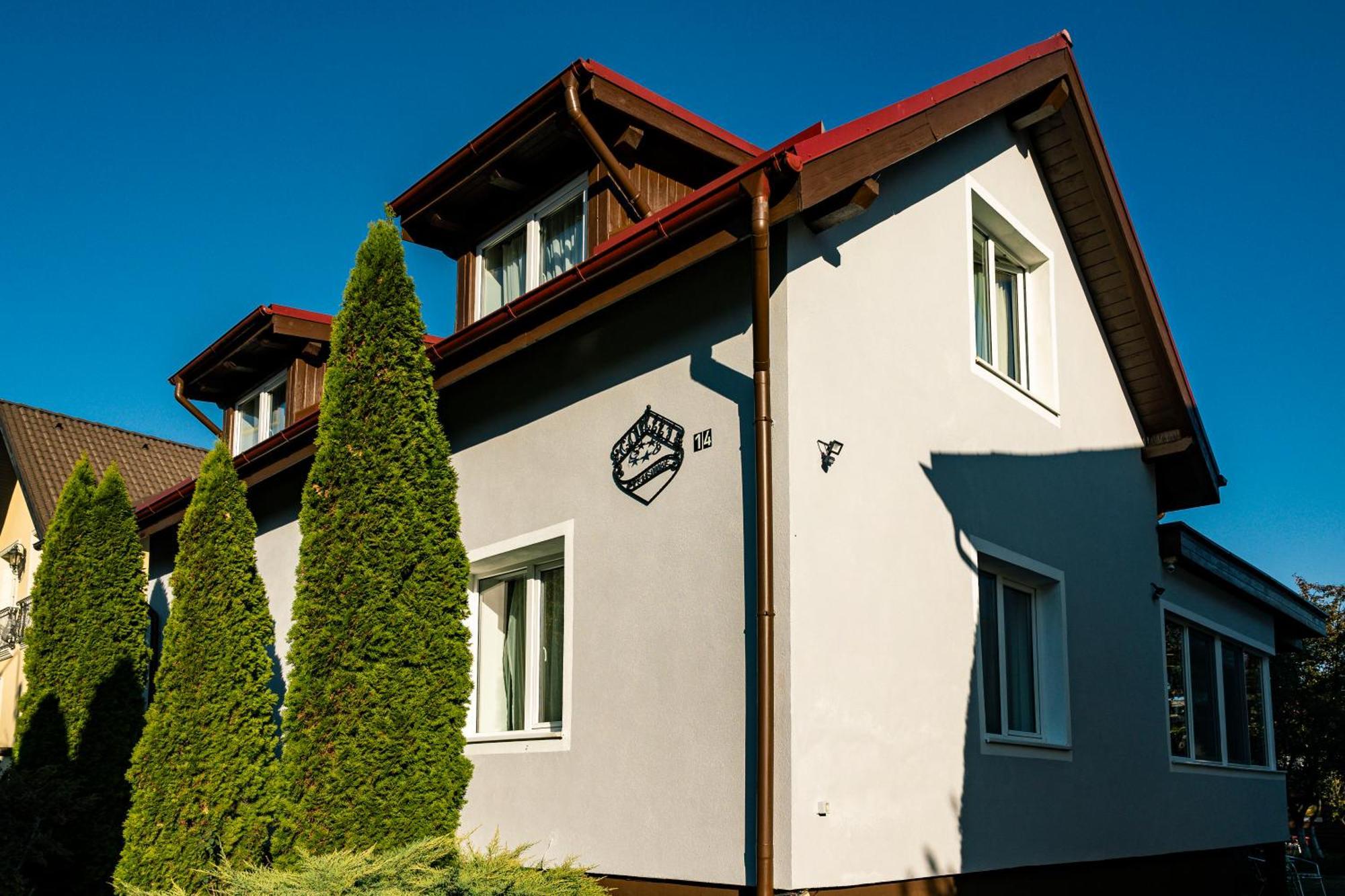 Pension Gallery Брашов Экстерьер фото